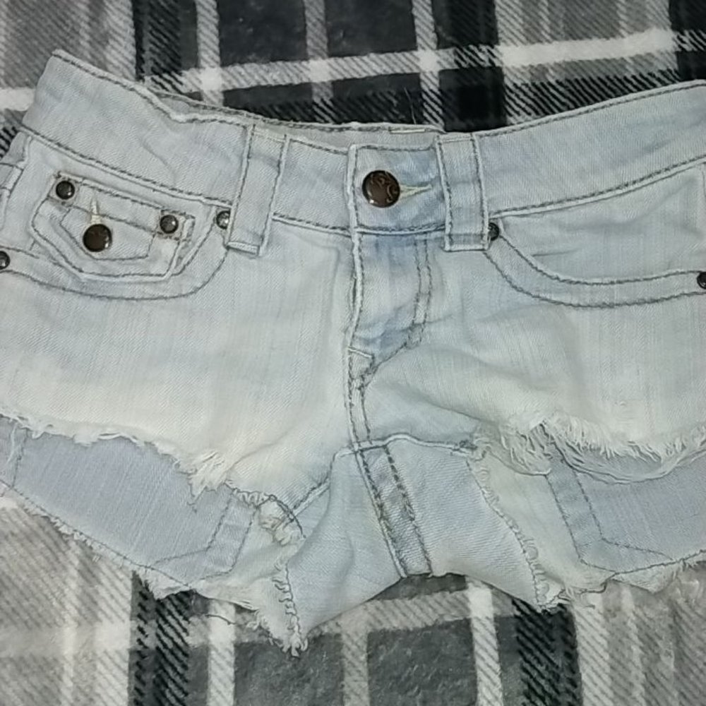 Mossimo Light wash Denim shorts Jean shorts Size 1 Fits 6